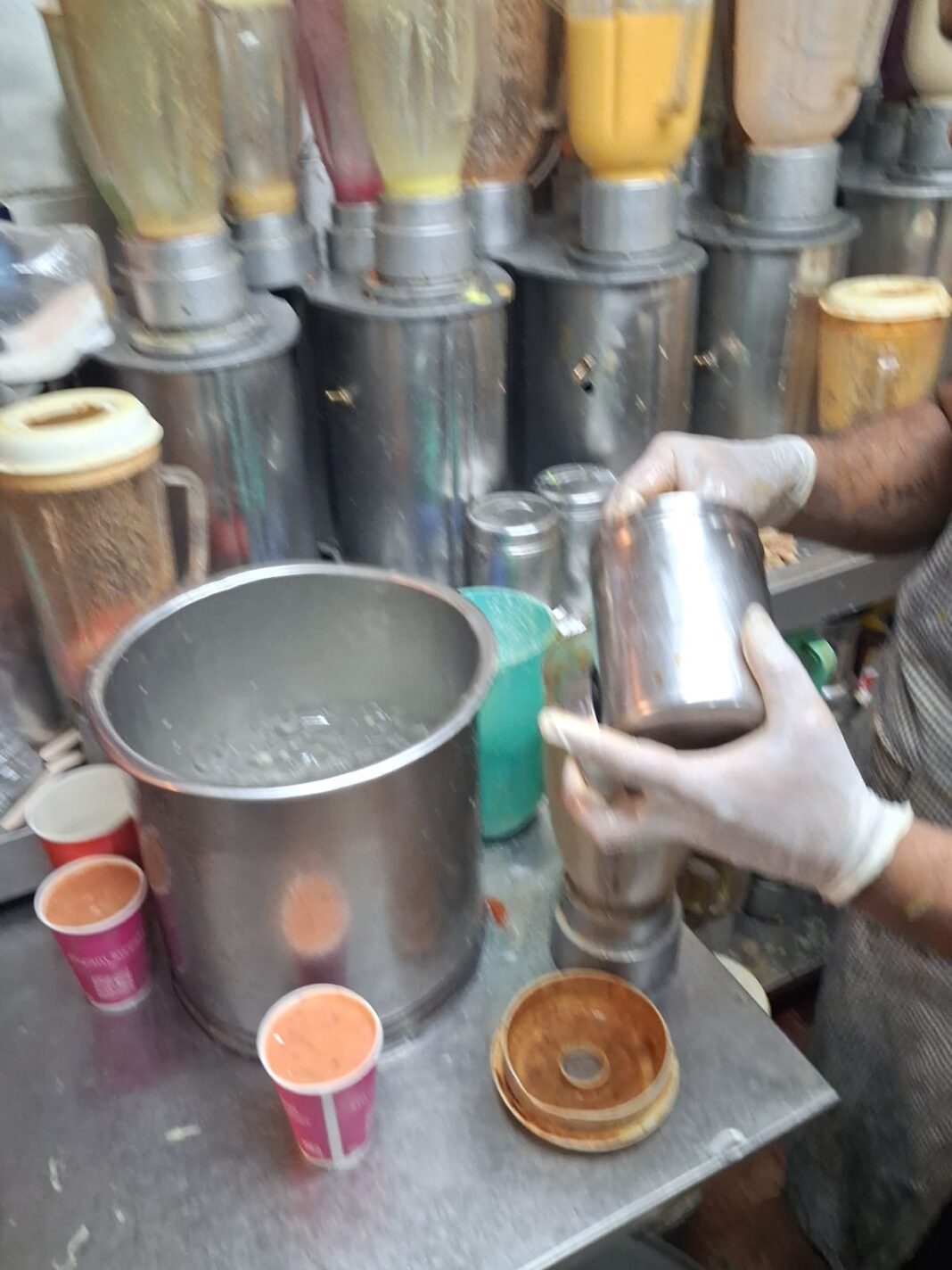 जयपुर के श्याम जूस सेंटर पर खाद्य विभाग की कार्रवाई, 50 किलो आम और सीताफल पल्प नष्ट कराया जयपुर के श्याम जूस सेंटर पर खाद्य विभाग की कार्रवाई, 50 किलो आम और सीताफल पल्प नष्ट कराया